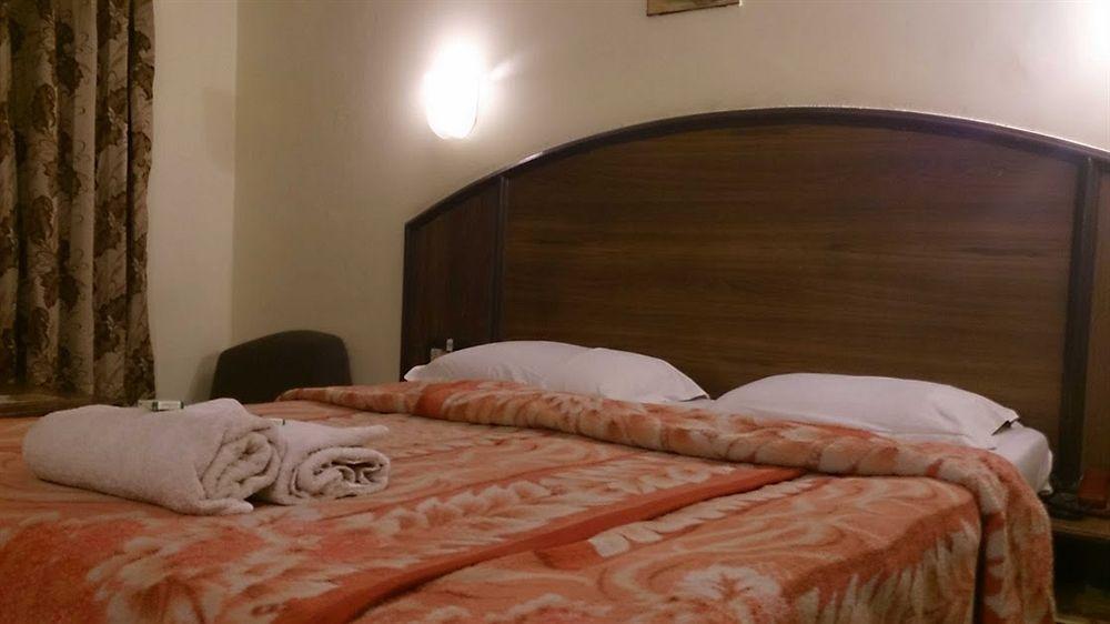 Fabhotel Khems Shoram Palace Road Ooty Exteriör bild