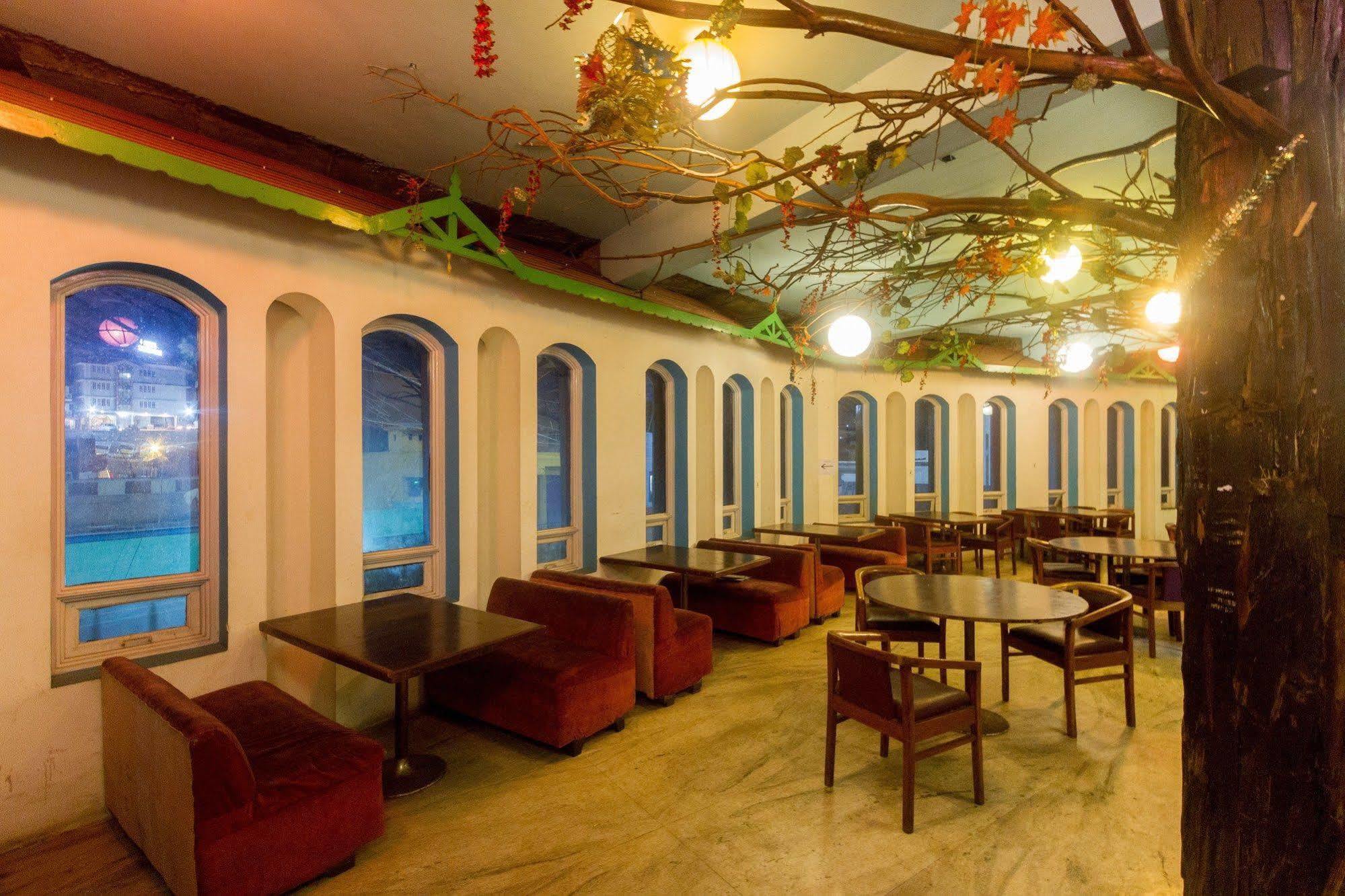 Fabhotel Khems Shoram Palace Road Ooty Exteriör bild