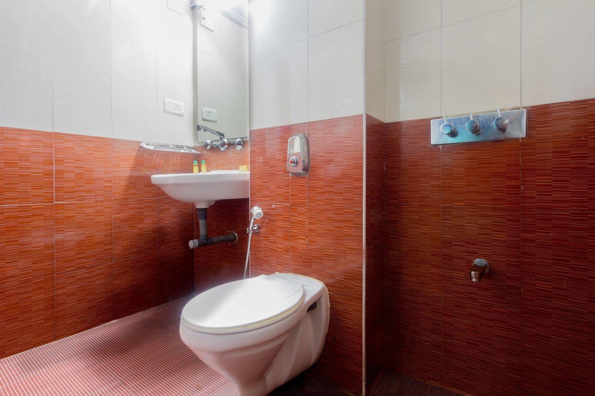 Fabhotel Khems Shoram Palace Road Ooty Exteriör bild