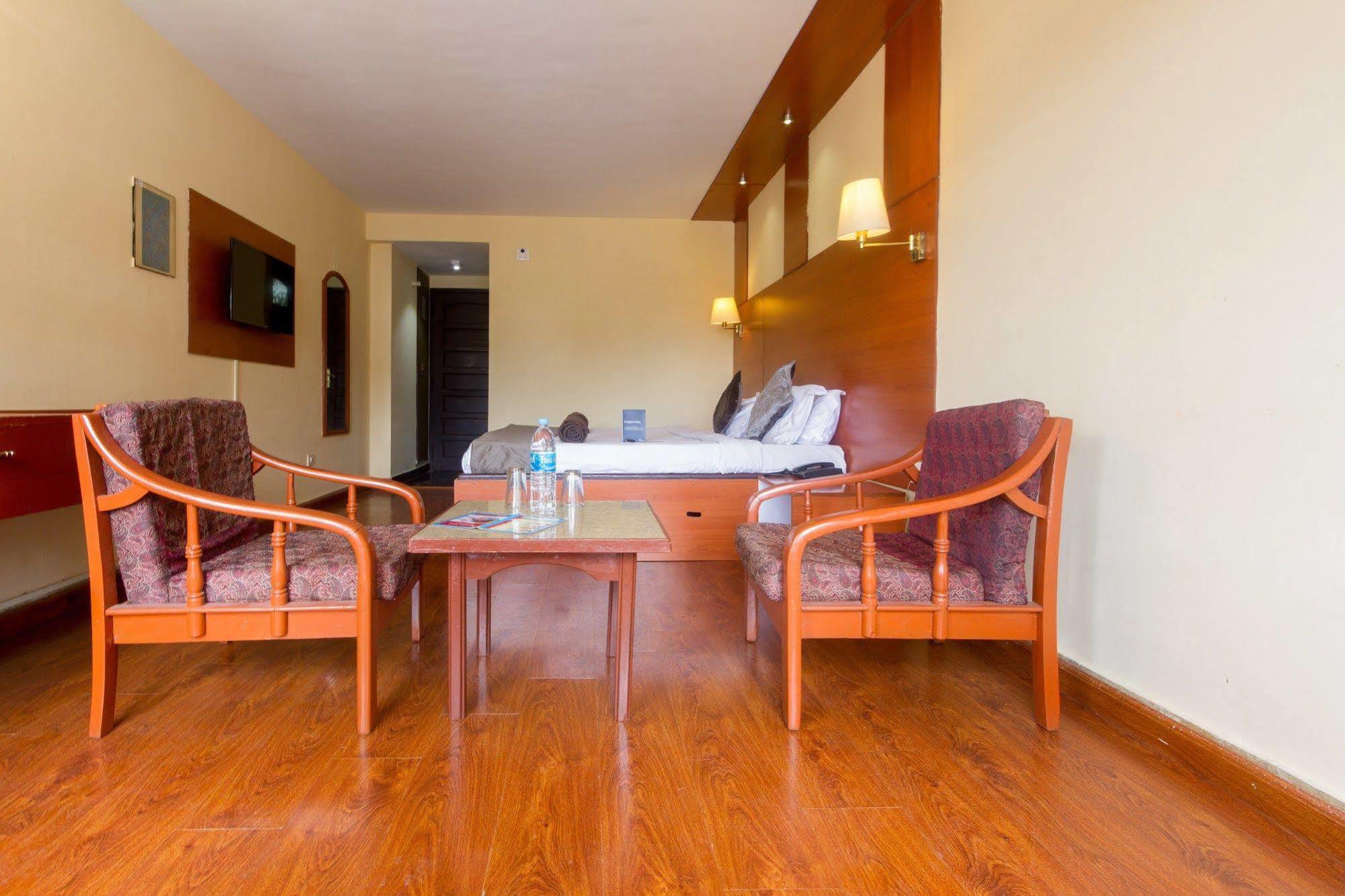Fabhotel Khems Shoram Palace Road Ooty Exteriör bild
